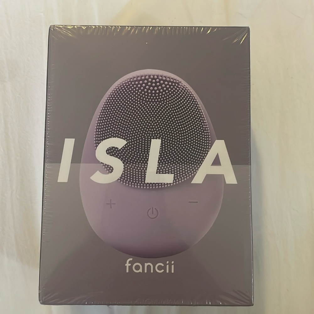 Fancii isla facial brush